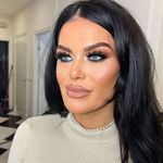 Lucy Carroll - @lucycarroll90 - Instagram