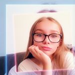 Lucy chamberlain - @lxcy____x - Instagram