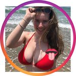 Lucy Chamberlain - @lucychamberlain98 - Instagram