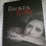 Lucy Chase - @lucychaseauthor - Instagram