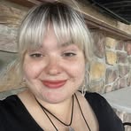 Lucy Lang - Facebook