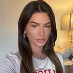 Lucy Leach - @lucyleachxx - Instagram