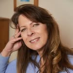 Lucy Lyons - @lucylyonswrites - Instagram