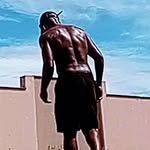 Luis Santos - @pensegrandeofcl - Instagram