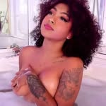 Luisa Cameron - @luisa_runaway - Instagram