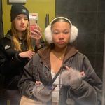 tari und mary - @lukendekirschen - Instagram