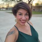 Lynda Lowder - @lyndasellstexas - Instagram