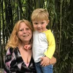 Lynn Oster- Jones - @onthegojones - Instagram