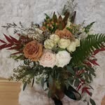 Lynn Pratt Floral Design - @lynnprattfloraldesign - Instagram