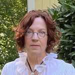 Lynne Moss - @betterinstays - Instagram