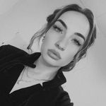 Madeline Stull-Keith - @hoey_and_glowy - Instagram