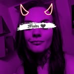 Madelyn Leach - @just_waiting_around_to_die - Instagram