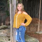 Madison Lyons - Facebook