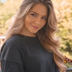 Mae Burns - @maeburns81 - Instagram