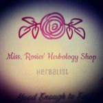 Rosie Mae Castle - @rosiemaeherbology - Instagram