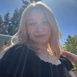 mahalia - @maelockettt - Instagram
