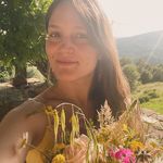 Emily Mae Meadows - @that_flowery_granola_girl - Instagram