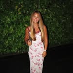 Maggie Estes - @maggiescloset196 - Instagram