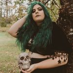 Maggie Mann - @fear_the_pink_mist - Instagram