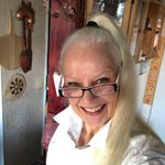 Maggie Singer - @thepugnamedzoeymaggies - Instagram