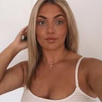 Maisy Lee - Facebook