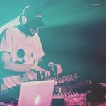 Malcolm Moore - @nobel.price - Instagram