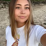 @malia.mitchell - Instagram