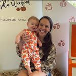Mallory Flowers Couch - @mal_onthe_couch - Instagram