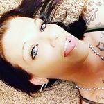 Mandi Douglas - @miss.molly974 - Instagram