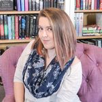Author Mandi Lynn - @mandilynnwrites - Instagram