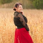 Mandi Riley - @rileyportraits - Instagram