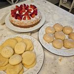 Amanda Chapin - @teacakes.and.sweet.treats - Instagram