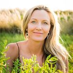 Mandy Hamilton - @mandyawakens - Instagram