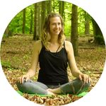 Mandy Szabó | Yoga | WindWexel Heilungsraum Rügen - @windwexel_ - Instagram