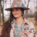 Amanda Yoder - @buckingbuckskinwesternfashion - Instagram