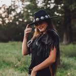 Amanda Yoder - @amanda_wife_of_a_farrier - Instagram