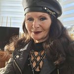 Manuela Michael - @manuelamichael61 - Instagram