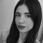 Manuela Peralta - @manuelaperalta98 - Instagram