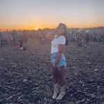 manuela~• - @manuela._terrell - Instagram
