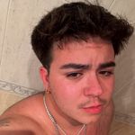 Marcos Palacios Gracia - @rosaspochas - Instagram