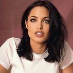 MARGOT WALKER - @margotwalker389 - Instagram