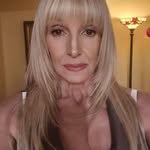 Mari Lyon - @marilyon7 - Instagram