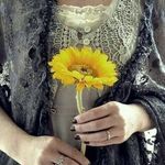 Maria F Lory - @maria.flory.1232 - Instagram
