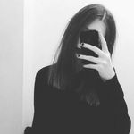 Maria Knowles - @imanalien0.0 - Instagram