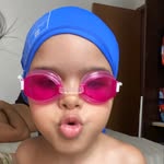 Mariah e Samuel - Autistas 🧡 - @irmaosmacuco - Instagram