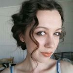 Mariah Willis - @pugzandcurlz - Instagram