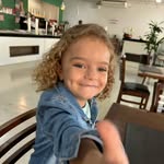 Mariana do Nascimento Schmidt - @vivendoomundodaataxia - Instagram