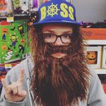Marissa Beards - @themanybeardsofmarissa - Instagram