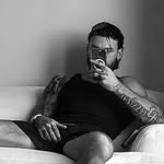 𝓜𝖺𝗋𝗄 𝖠𝗅𝖻𝖺𝗇𝗂   ‘   𝒇𝒊𝒔𝒕𝒔, 𝒑𝒂𝒊𝒏𝒔 𝒂𝒏𝒅 𝒍𝒐𝒗𝒆𝒔. - @markzzton - Instagram
