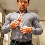 Mark Collins - @tightshirts_fit - Instagram